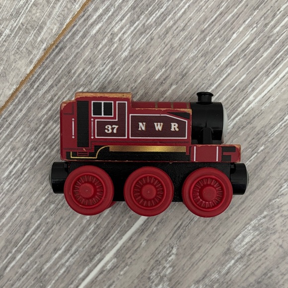 Wooden Rosie - Picture 7 of 8